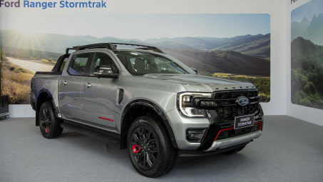 Ford “chốt” giá Everest Platinum và Ranger Stormtrak