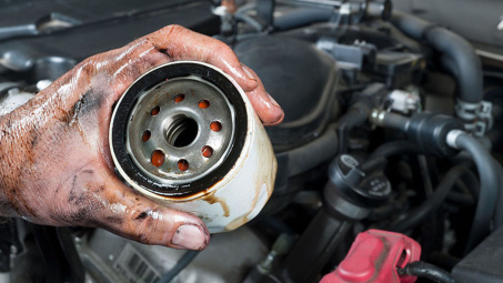Lọc dầu ô tô là gì? Nên thay lọc dầu ô tô khi nào?
