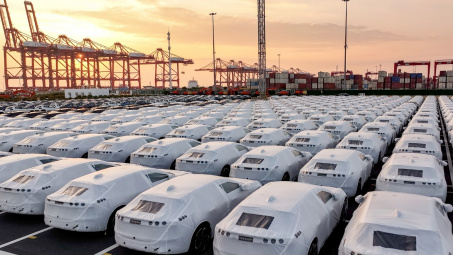 Trung Quốc dư thừa ô tô điện, tìm kiếm lối thoát toàn cầu