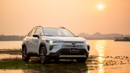 Toyota Corolla Cross ra mắt phiên bản nâng cấp: Thay đổi nhiều chi tiết, giá từ 820 triệu đồng