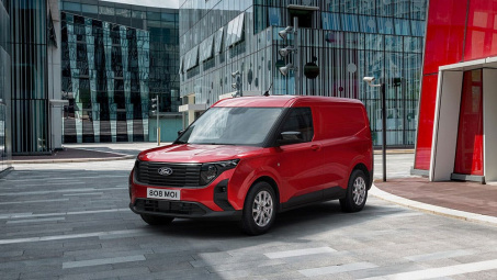 Ford Transit Courier hoàn toàn mới ra mắt