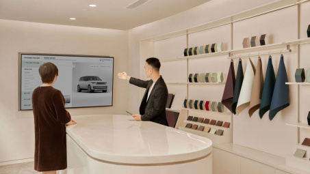 Khách mua Range Rover tại Hà Nội có thể lên cấu hình nội – ngoại thất, chọn màu sơn xe theo sở thích cá nhân