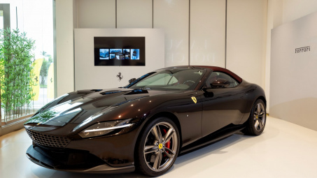 Siêu xe Ferrari Roma Spider ra mắt Việt Nam