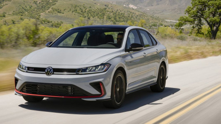 Volkswagen Jetta GLI 2025 facelift: Bản sedan được nâng cấp nhẹ