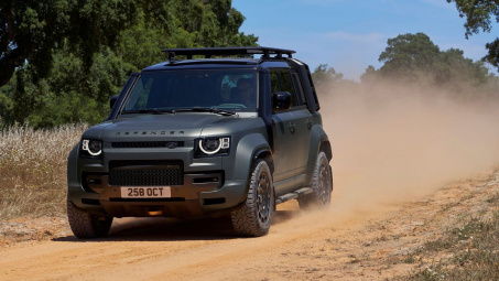 Ra mắt Land Rover Defender OCTA 2025: Phiên bản cao cấp nhất của dòng SUV địa hình này