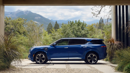 Chuyên gia sản phẩm cao cấp: Chính sách chăm sóc chủ xe VF 9 “chu đáo vượt mong đợi”