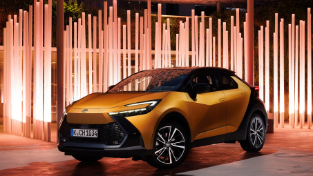 Những điểm mới nổi trội của Toyota CHR PHEV 2024