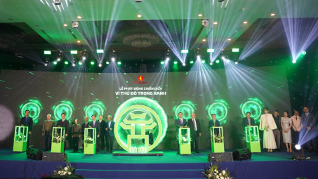 Khách hàng thủ đô mua và đi xe điện VinFast được ưu đãi lớn