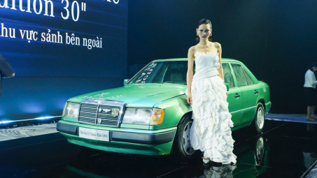 Mercedes-Benz E-Class thế hệ mới ra mắt tại Việt Nam, giá trên 2 tỷ đồng