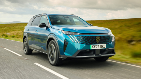 Chi tiết Peugeot e-5008 2025