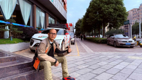 Chủ xe VinFast VF 7 lên đường “độc hành” xuyên lục địa, vượt 50.000 km từ Hà Nội đến châu Phi