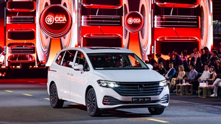 Volkswagen Viloran được vinh danh “Xe Gia đình của năm hạng 2-5 tỷ đồng” tại Car Choice Awards 2025