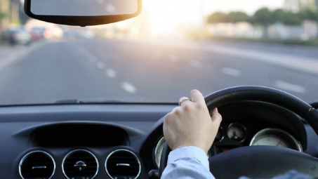 Vì sao không nên bật chế độ tuần hoàn khi chạy cao tốc?