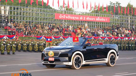 Lào sử dụng VinFast VF 9 mui trần trong Lễ diễu binh mừng Quốc khánh