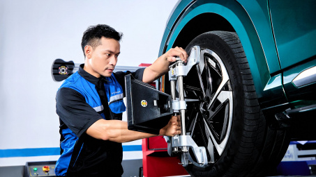 VinFast hỗ trợ khách hàng miền Trung khắc phục ảnh hưởng bão, lũ