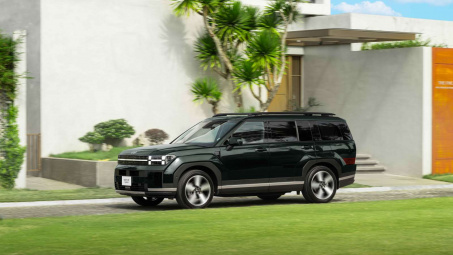 Hyundai Santa Fe mới có bản hybrid, giá 1,369 tỷ đồng