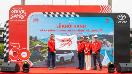 Toyota mang xe đi chinh phục 4 cực của Việt Nam