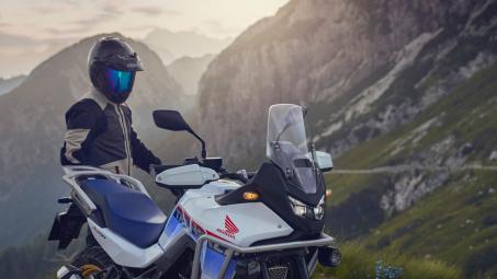 Honda giới thiệu loạt xe mô tô phân khối lớn tại Việt Nam