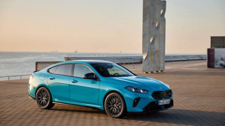 BMW M235 Gran Coupe 2025 với màu xanh Miami Blue tuyệt đẹp
