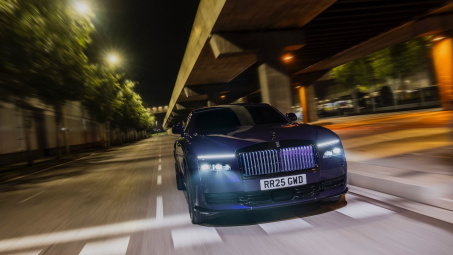 Rolls-Royce Spectre Black Badge 2026: Mẫu xe điện đẳng cấp