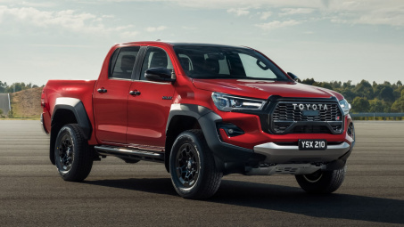 Chi tiết Toyota HiLux GR Sport 2025: Nâng cấp toàn diện