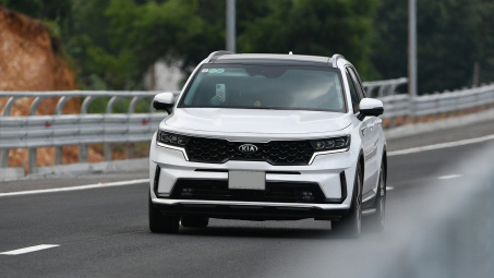 Những điều cấm kỵ khi lái xe tốc độ cao