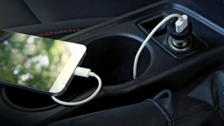 Cách sạc điện thoại trên ô tô và những lưu ý sử dụng an toàn
