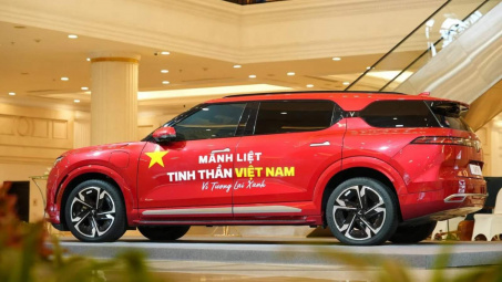Mua xe VinFast được ưu đãi lớn nhờ chiến dịch “Mãnh liệt Tinh thần Việt Nam - Vì tương lai xanh”