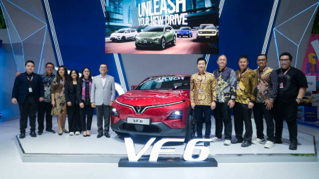 VF 6 tay lái nghịch xuất hiện tại Triển lãm ô tô Indonesia