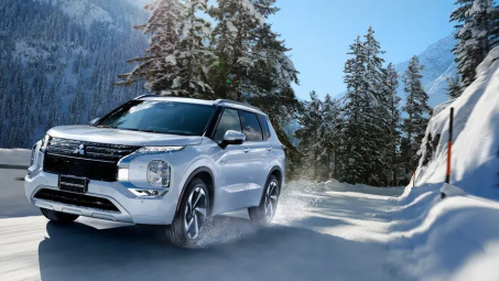 Mitsubishi Outlander PHEV 2025 được nâng cấp toàn diện