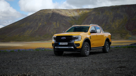 Chi tiết Ford Ranger Wildtrak PHEV 2025