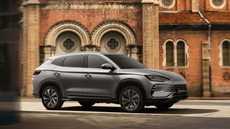 BYD giao 1.000 xe Sealion 6 tới tay khách hàng Việt