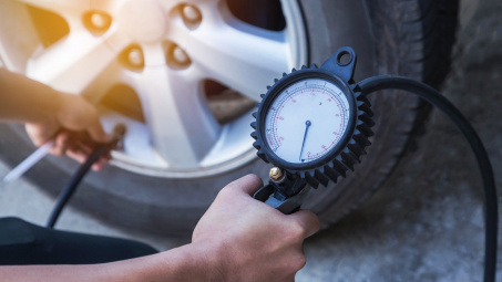 Hướng dẫn bơm lốp ô tô tại nhà đảm bảo an toàn