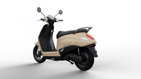 VinFast gây bất ngờ khi ra mắt xe máy điện mới: 2 pin tháo rời, đi 262km/1 lần sạc