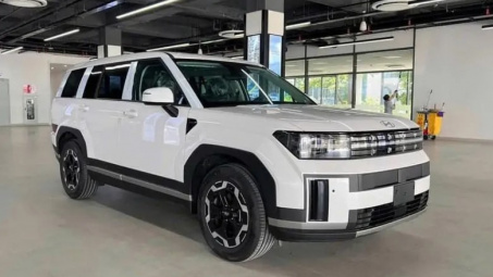 Hyundai Santa Fe giảm giá sâu chưa từng có, xả hàng tồn kho