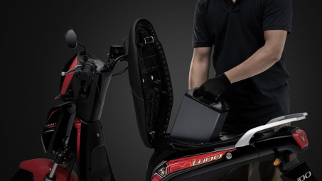 Pin xe máy điện: Bảo hành ra sao và làm thế nào để sử dụng bền lâu?