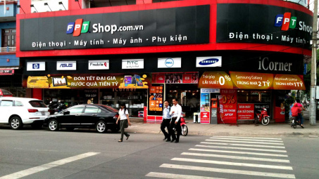 V-Green và FPT Retail “bắt tay” phát triển mạng lưới trạm sạc ô tô điện và trạm đổi pin xe máy điện