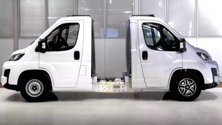 Khám phá chiếc xe tải "hai đầu" kỳ lạ Fiat Ducato Back2Back