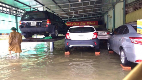 Bảo vệ ô tô mùa mưa bão: 4 bước cần nhớ để tránh thiệt hại nặng nề