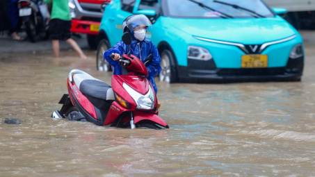 Cách giữ xe máy vận hành ổn định sau mưa lớn, ngập nước