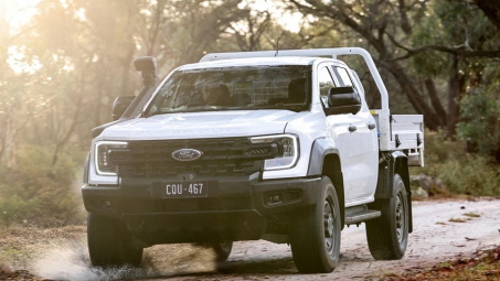 Ford Ranger Super Duty: Chiếc xe bán tải dùng để đi "cày"