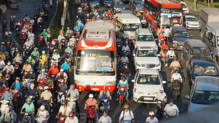 Bí quyết lái xe đi xa dịp Tết để tránh ùn tắc