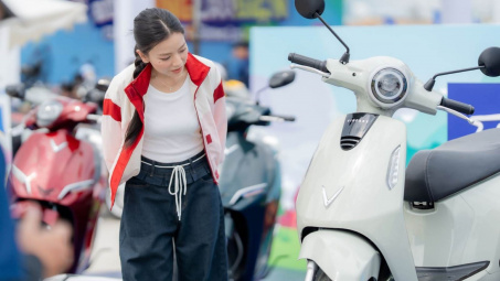 Không chỉ ô tô, xe máy điện của VinFast cũng đạt doanh số kỷ lục