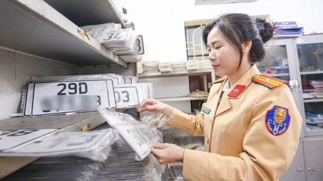 Chính thức giảm lệ phí đăng ký ô tô tại Hà Nội và TPHCM