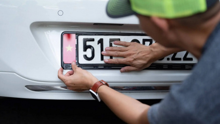 Ô tô có được lắp 2 biển số dài? Quy định mới nhất về cấp đổi biển số xe
