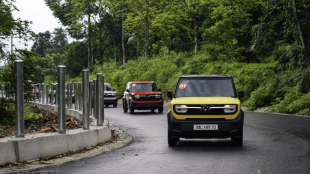 Giá xe điện lao dốc, tiến gần mốc ngang bằng xe xăng