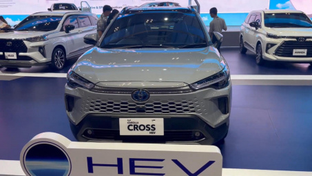 Toyota Corolla Cross 2026 facelift ra mắt: Nâng cấp mạnh về công nghệ
