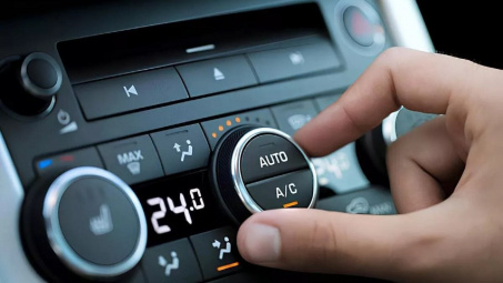 Bật điều hòa hay mở cửa sổ, cách nào tiết kiệm xăng?