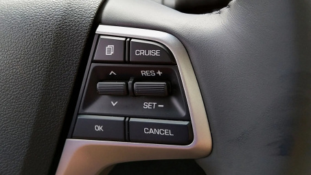 Vì sao ô tô số sàn hiếm được trang bị Cruise Control?