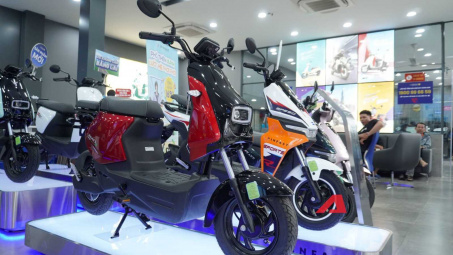VinFast Amio S: Xe điện cho con vào lớp 10, giá sau ưu đãi chỉ 11,6 triệu đồng